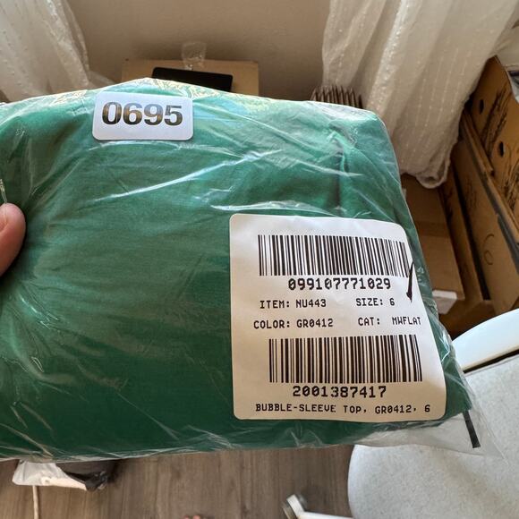 Madewell Bubble Sleeve Top Sz 6 Verdant Green Split V-Neck Pullover Cotton-Silk - Picture 9 of 9